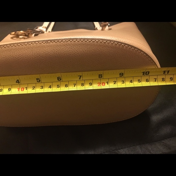 New, Michael Kora Jet Set leather tote in camel - Picture 9 of 10